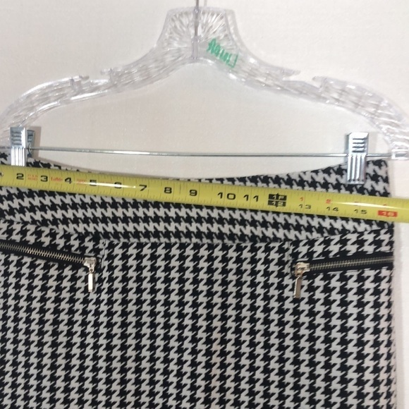 89TH & Madison black & white hounds tooth skirt 8 - Picture 5 of 6